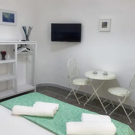Mellos Bed & Breakfast 3*