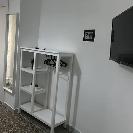 فندق مبيت وإفطار Mellos 4*