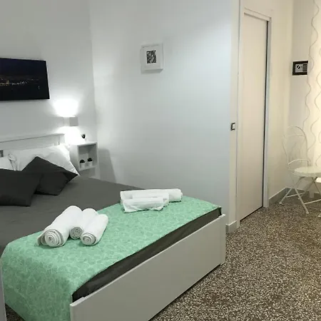 Mellos 4* نابولي