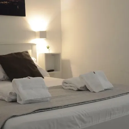 فندق مبيت وإفطار Mellos 4*