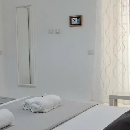 Mellos Nocleg ze śniadaniem 4*