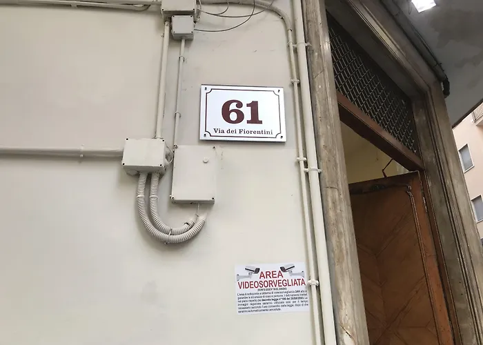 לינה וארוחת בוקר Mellos נאפולי